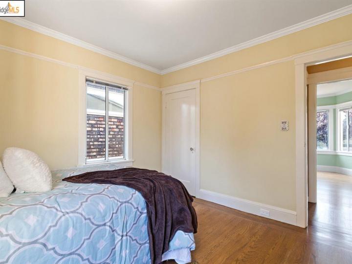 100 Fairmount Ave, Oakland, CA | Lower Pied Ave. Photo 14 of 19