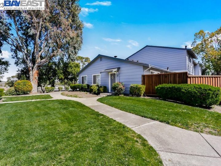 1025 Spring Valley Cmn, Livermore, CA, 94551 Townhouse. Photo 54 of 59