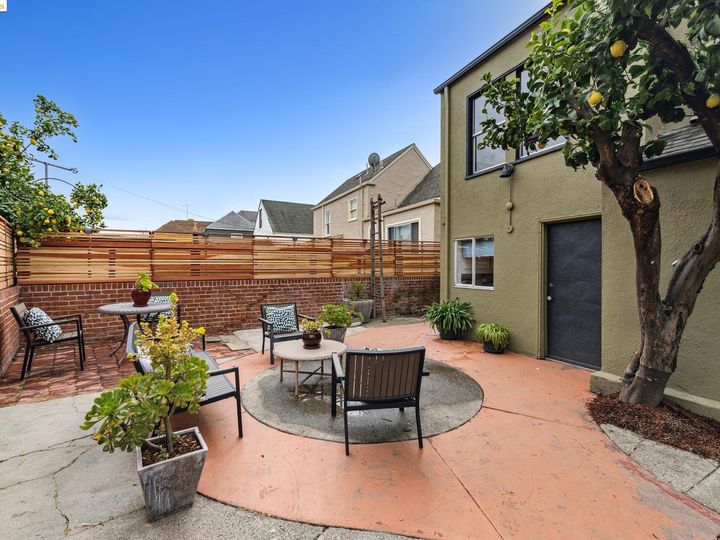 10500 Beverly Ave, Oakland, CA | Durant Manor. Photo 44 of 51