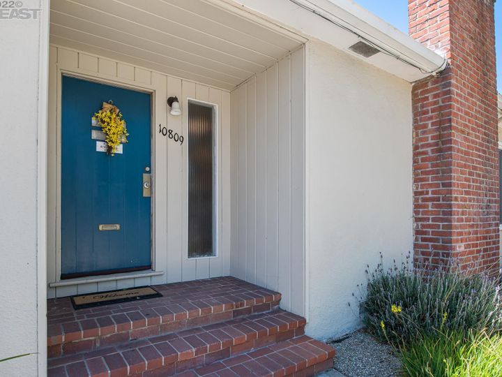 10809 Mcintyre St, Oakland, CA | . Photo 6 of 43