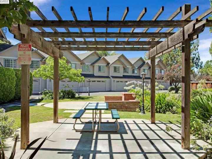 1091 S Livermore Ave, Livermore, CA, 94550 Townhouse. Photo 30 of 31