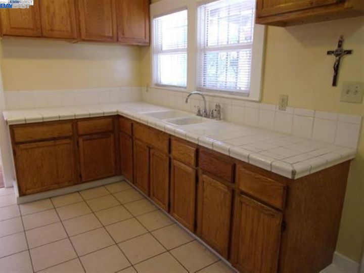 10923 Foothill Blvd, Oakland, CA | East Oakland. Photo 7 of 28