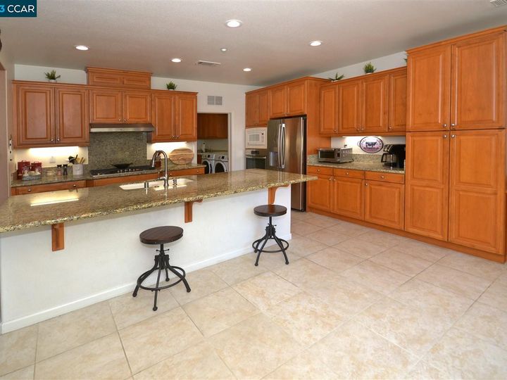1129 Lavender Dr, Brentwood, CA | Brentwood. Photo 17 of 47