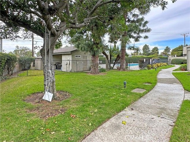 14167 Windjammer, Westminster, CA, 92683 Townhouse. Photo 45 of 46