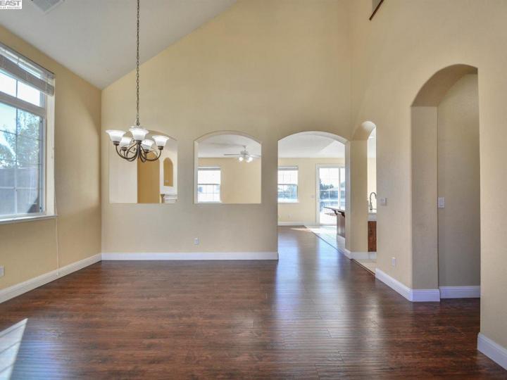 1420 Oasis Ln, Patterson, CA | . Photo 7 of 33