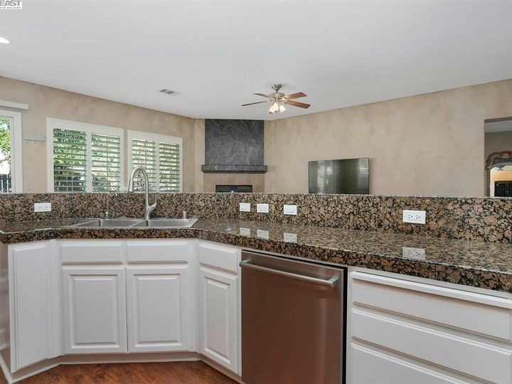 1424 Cullen Dr, Discovery Bay, CA | Ravenswood. Photo 10 of 40