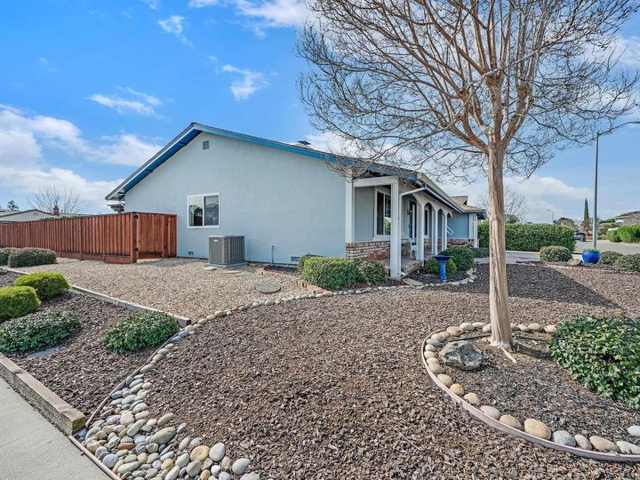 1481 Berlin, Livermore, CA | Sunset East. Photo 40 of 42