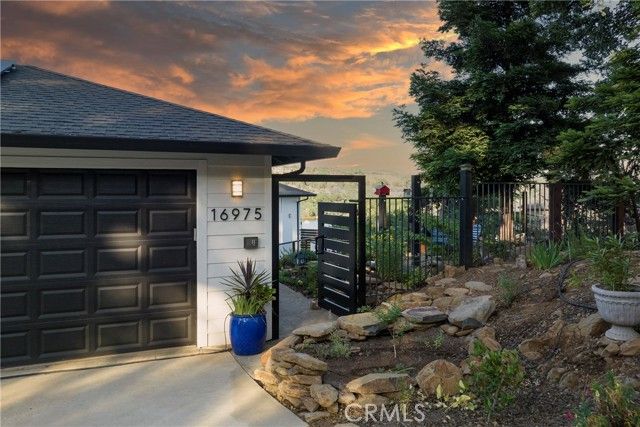 16975 Knollview Dr, Hidden Valley Lake, CA | . Photo 5 of 60