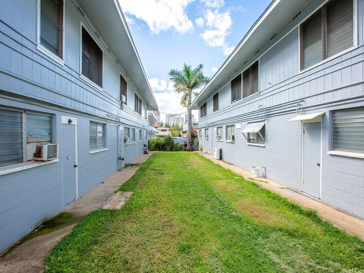 1719 Nuuanu Ave Honolulu HI Multi-family home. Photo 7 of 15