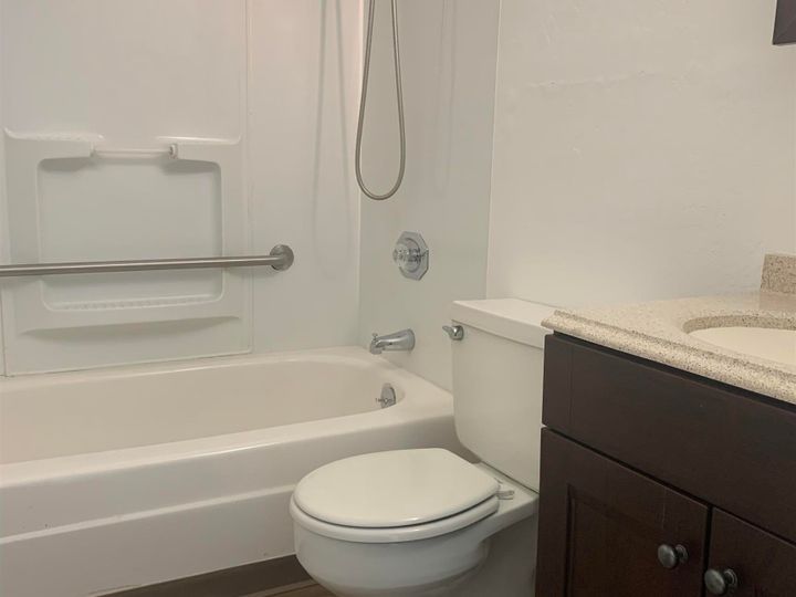 Rental 1745 Chase St, Oakland, CA, 94607. Photo 4 of 28