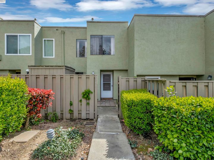 1745 Dover Pl, Hayward, CA, 94541 Townhouse. Photo 41 of 44