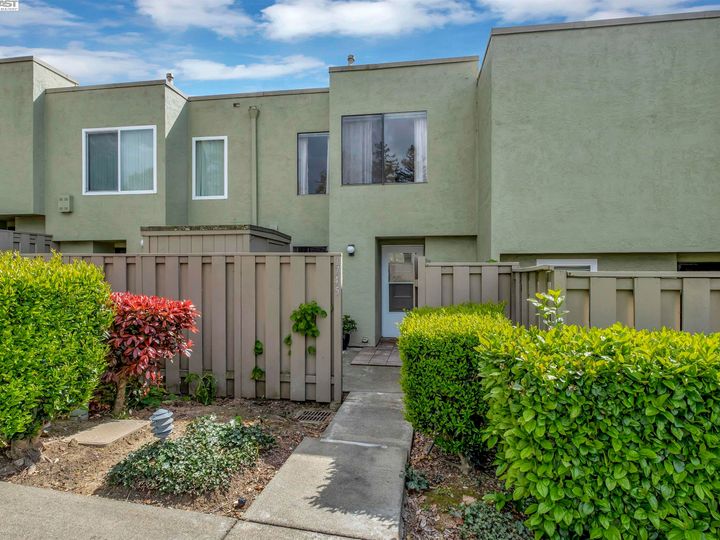 1745 Dover Pl, Hayward, CA, 94541 Townhouse. Photo 42 of 44