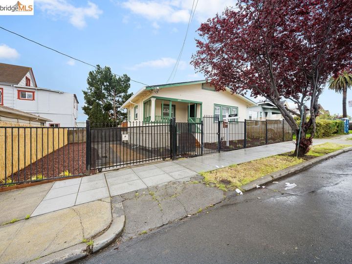 1841 E 24th St, Oakland, CA | Highland Heights. Photo 1 of 35