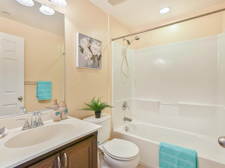 1860 Snell Pl, Milpitas, CA, 95035 Townhouse. Photo 17 of 37