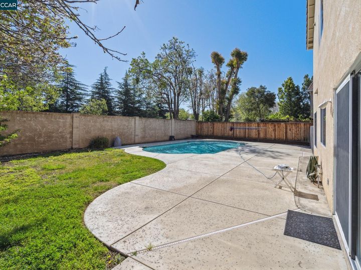 1900 Heron St, Tracy, CA | Central Tracy. Photo 39 of 41