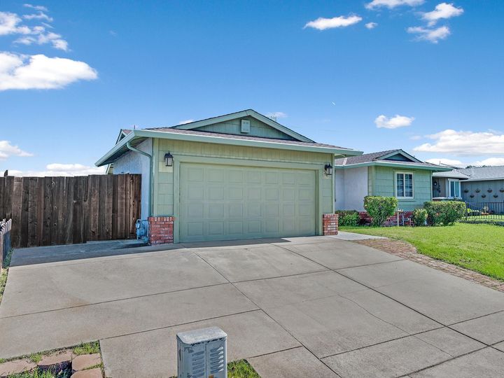 2115 Sugartree Dr, Pittsburg, CA | Hilldale. Photo 25 of 33