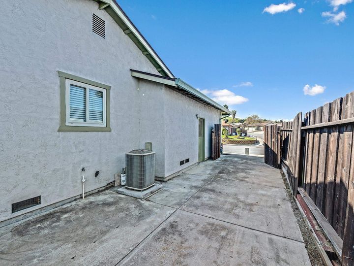 2115 Sugartree Dr, Pittsburg, CA | Hilldale. Photo 26 of 33