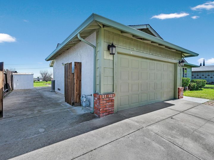 2115 Sugartree Dr, Pittsburg, CA | Hilldale. Photo 32 of 33