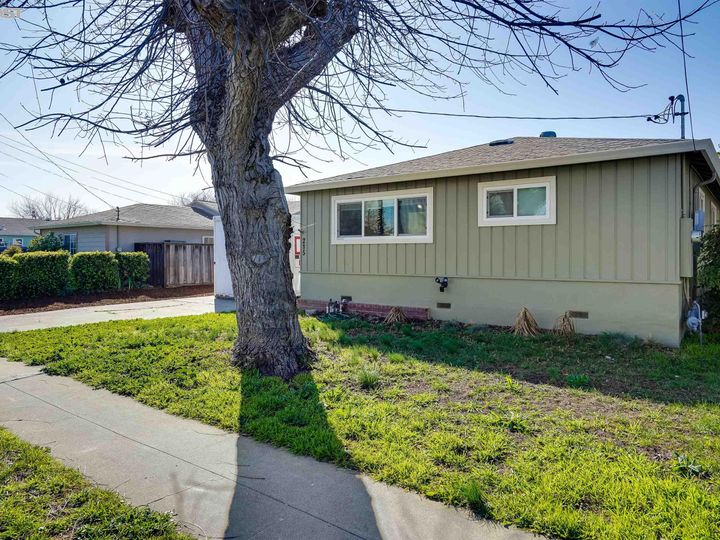 215 Lee, Livermore, CA | Leland Heights. Photo 3 of 33