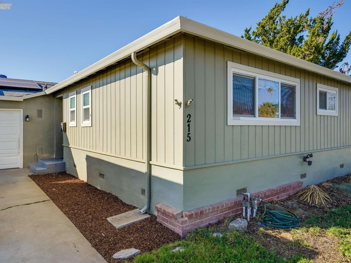 215 Lee, Livermore, CA | Leland Heights. Photo 4 of 33