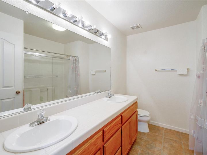 2240 Glenview Dr, Hollister, CA | . Photo 35 of 40