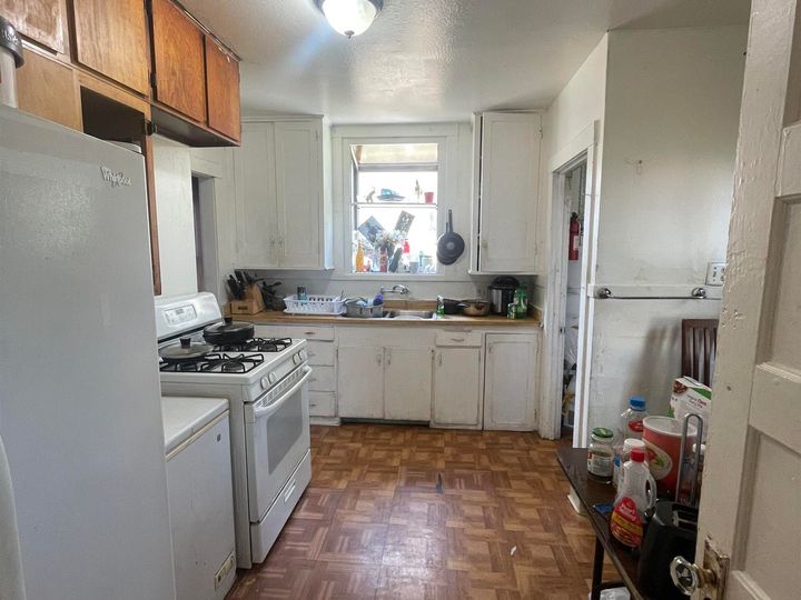 2421 35th, Oakland, CA | Allendale. Photo 11 of 14