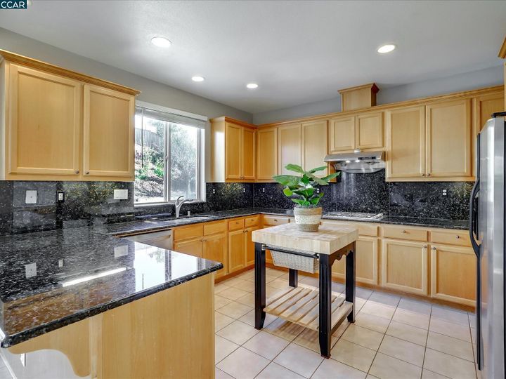 247 Tanglewood Dr, Richmond, CA | . Photo 7 of 24
