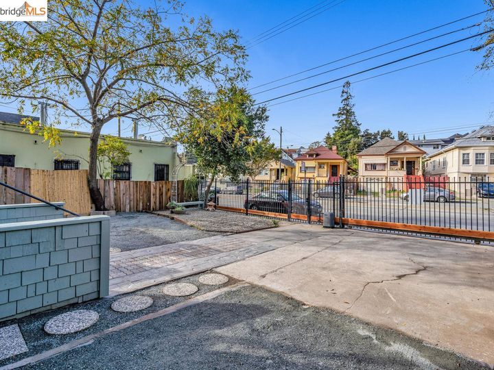 2524 14th Ave, Oakland, CA | Highland Terrace. Photo 5 of 49