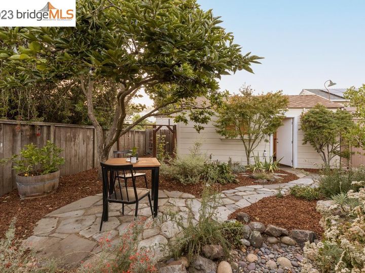 2533 Carmel St, Oakland, CA | Lincoln Heights. Photo 42 of 59