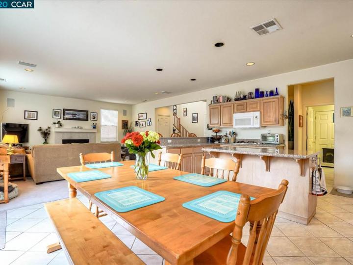 25757 Cloverfield Ct, Castro Valley, CA | 5 Canyons. Photo 12 of 40