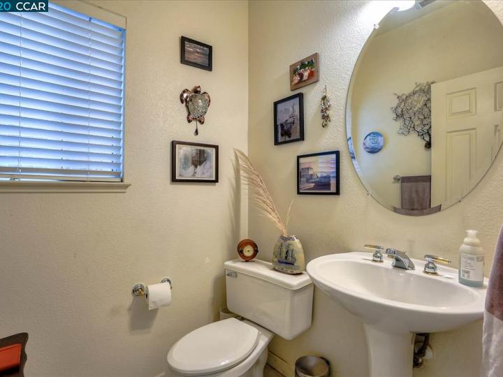 25757 Cloverfield Ct, Castro Valley, CA | 5 Canyons. Photo 18 of 40