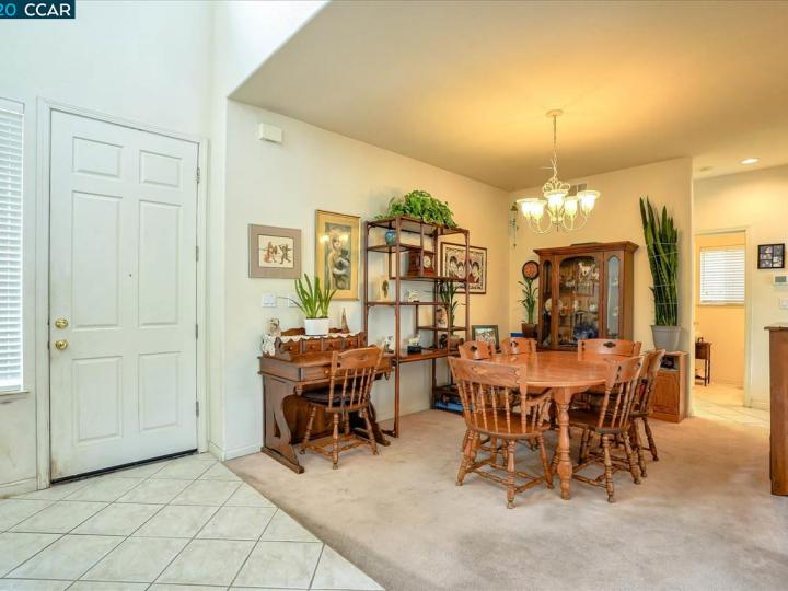 25757 Cloverfield Ct, Castro Valley, CA | 5 Canyons. Photo 6 of 40
