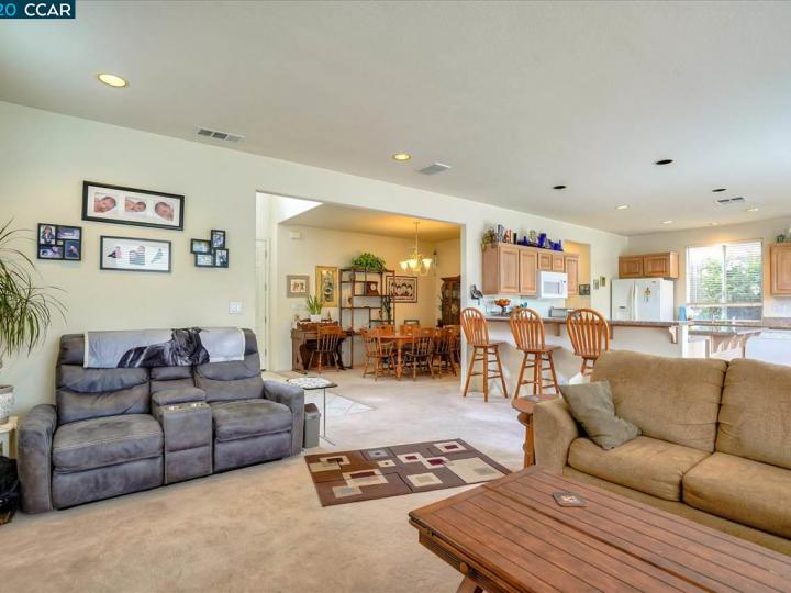25757 Cloverfield Ct, Castro Valley, CA | 5 Canyons. Photo 9 of 40