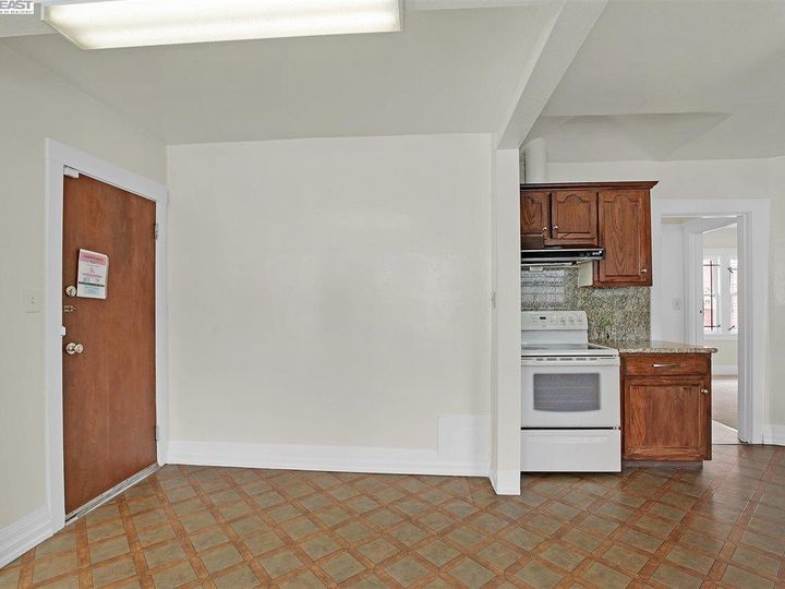 2634 Logan St, Oakland, CA | Foothill. Photo 13 of 39