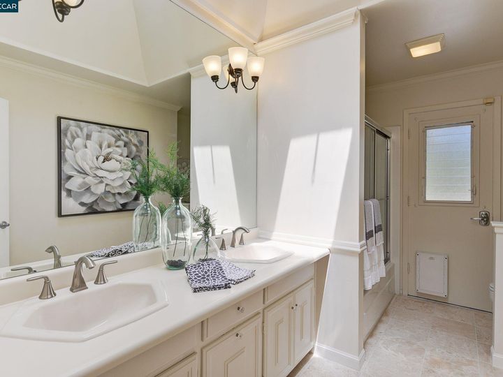 2702 Roundhill Dr, Alamo, CA | Roundhill Country Club. Photo 18 of 38