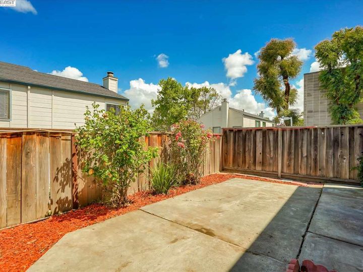 2878 Theresa Ct, Castro Valley, CA, 94546 Townhouse. Photo 35 of 36