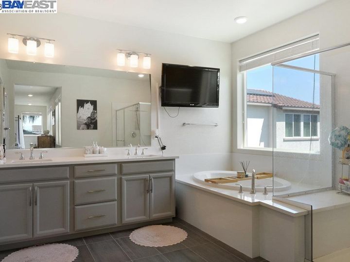 290 Pacifica Dr, Brentwood, CA | Brentwood. Photo 31 of 51