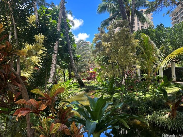 Liliuokalani Gardens condo #PH6. Photo 11 of 17