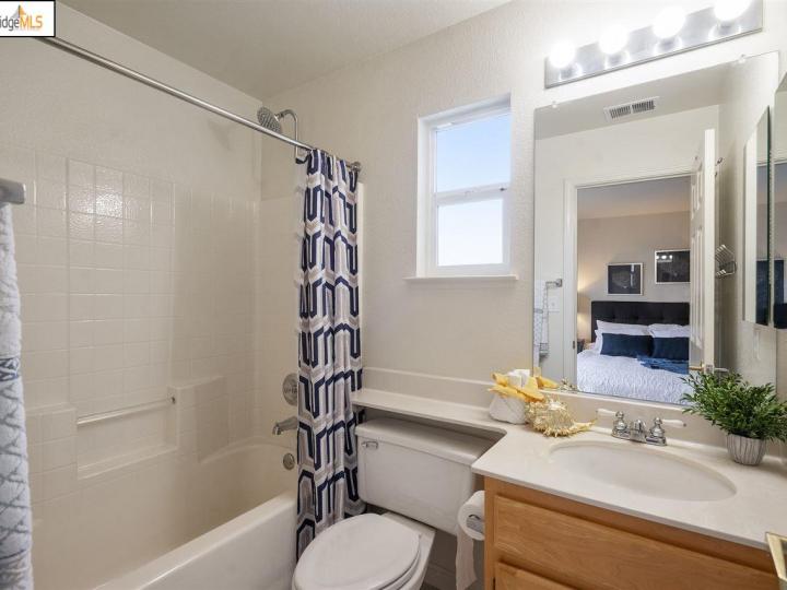 32 Harbor View Dr, Richmond, CA | Sunset Pointe. Photo 28 of 40