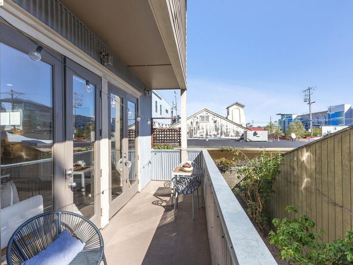 3268 Louise, Oakland, CA, 94608 Townhouse. Photo 11 of 42