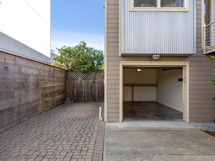 3268 Louise, Oakland, CA, 94608 Townhouse. Photo 40 of 42