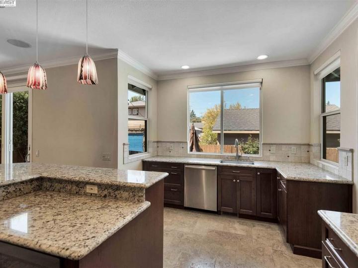 3270 Hertlein Pl, Castro Valley, CA | Lake Chabot. Photo 18 of 40
