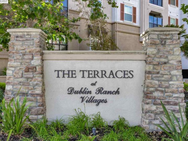 The Terraces condo #144. Photo 38 of 40