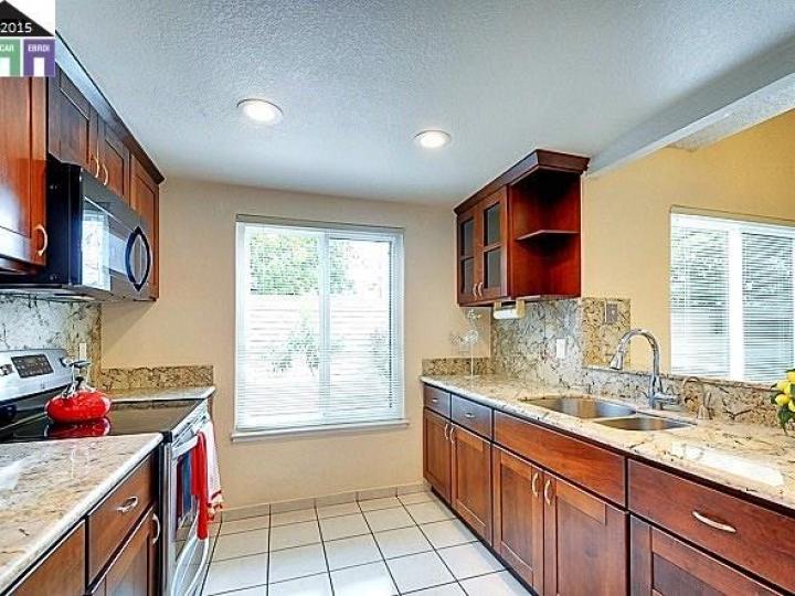 34935 Seal Rock Ter, Fremont, CA, 94555 Townhouse. Photo 7 of 28