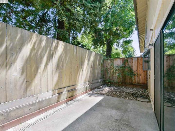 3824 39th Ave #C, Oakland, CA, 94619 Townhouse. Photo 24 of 25