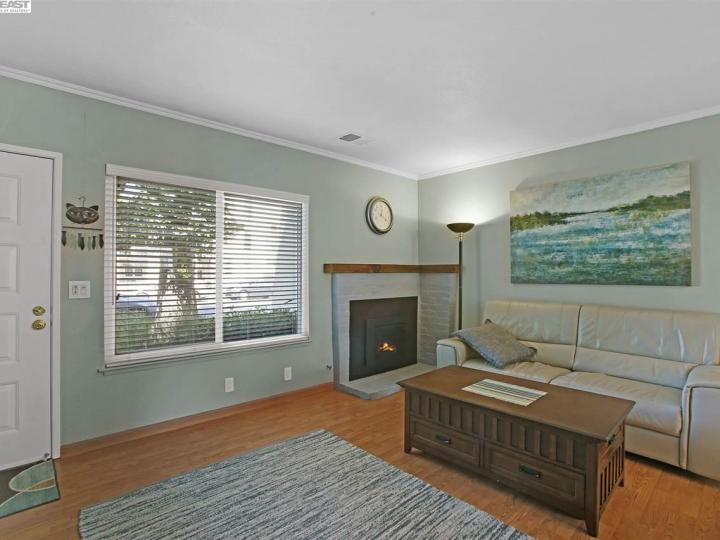 38646 Aurora Ter, Fremont, CA, 94536 Townhouse. Photo 4 of 34