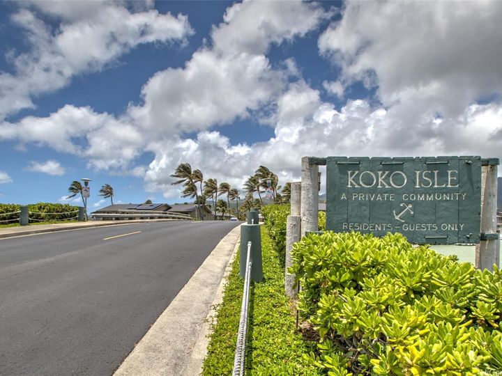 Koko Isle condo #1801. Photo 24 of 25
