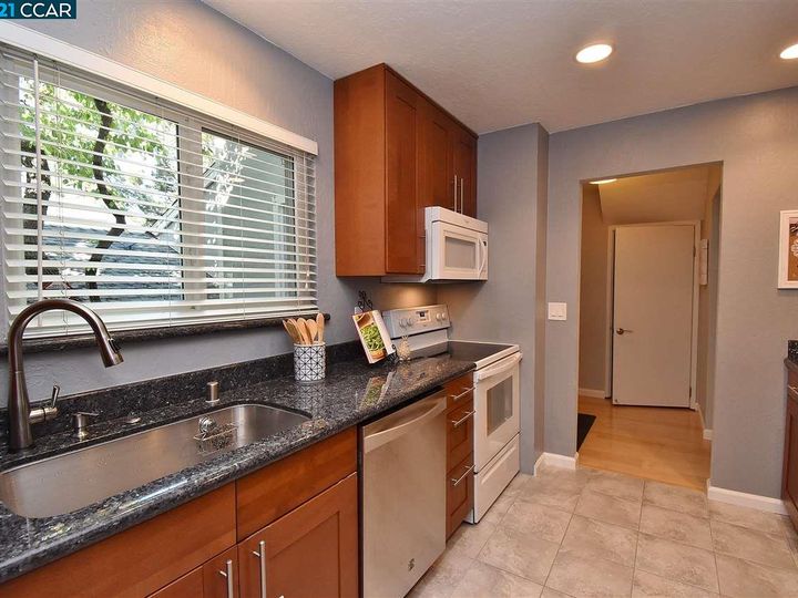 407 Scottsdale Rd, Pleasant Hill, CA, 94523 Townhouse. Photo 16 of 32