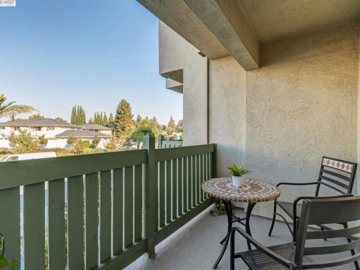 40726 Chapel Way, Fremont, CA, 94538 Townhouse. Photo 16 of 20