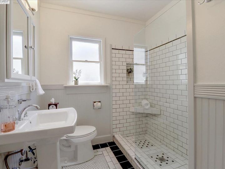 4115 Tompkins Ave, Oakland, CA | Redwood Heights. Photo 20 of 40